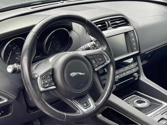 Jaguar F-Pace 2.0 D 180 CV AWD R-Sport