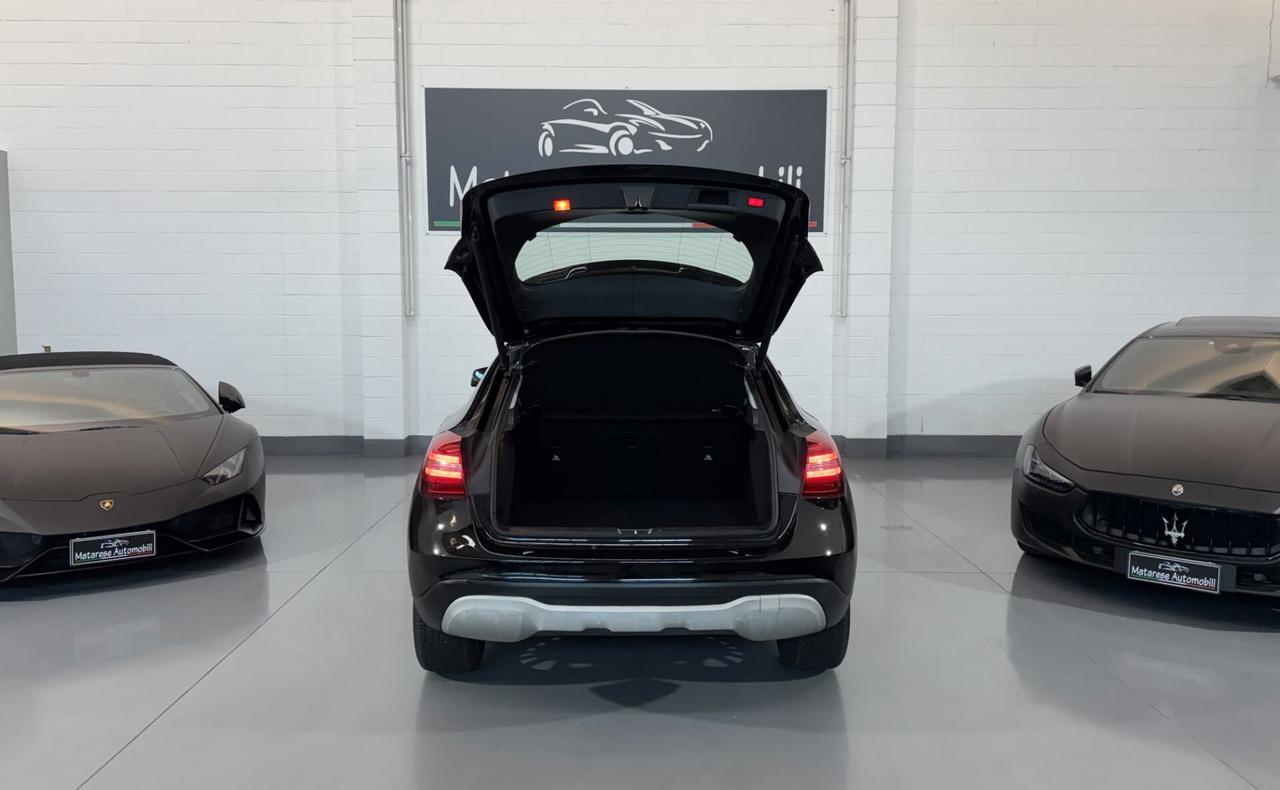 Mercedes-Benz GLA 180 sport 1.6cc 122cv Navi Clima OK Neopatentati