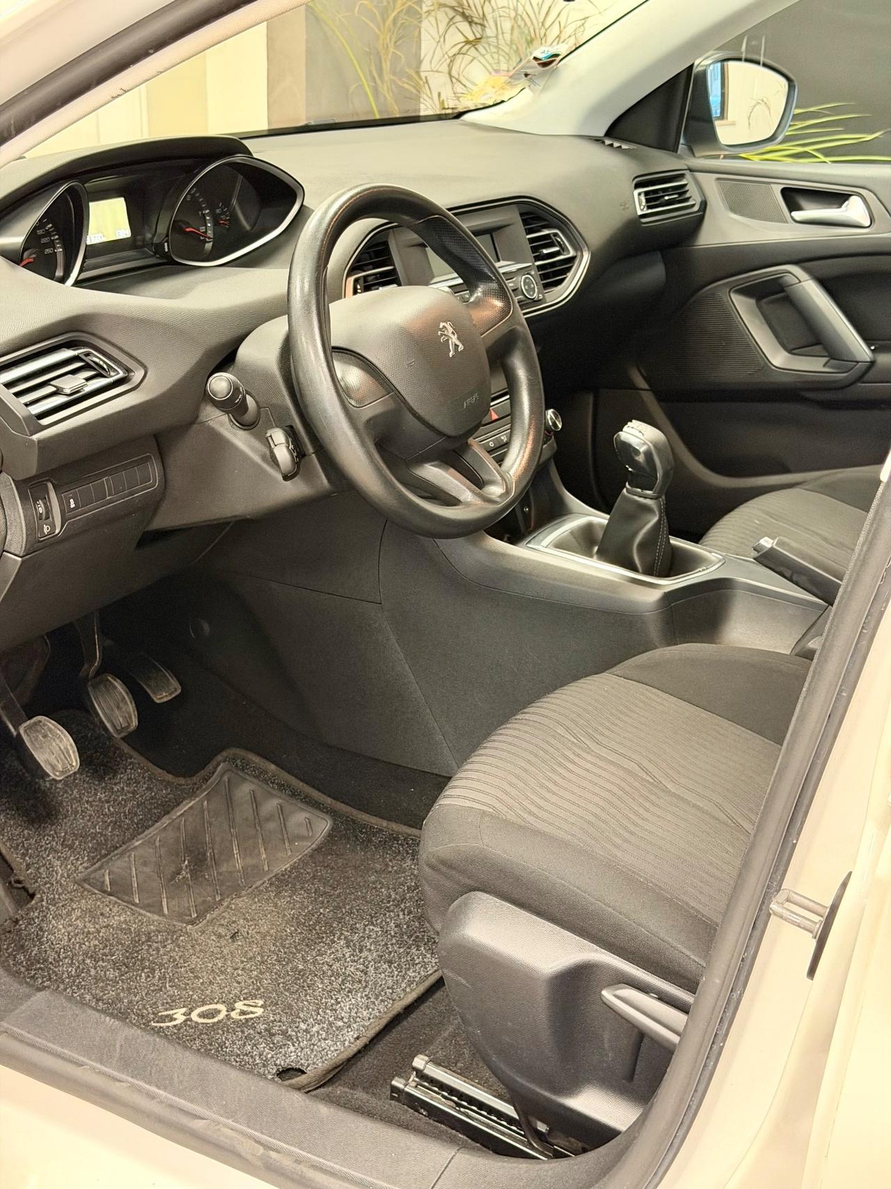 Peugeot 308 1.6 HDi 92 CV Business