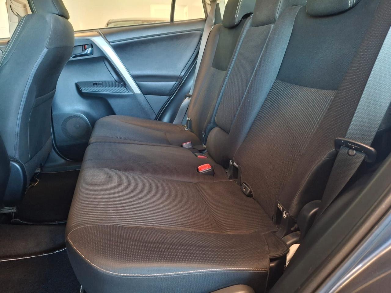 Toyota RAV 4 2.0 d-4d Active 2wd 124cv mt