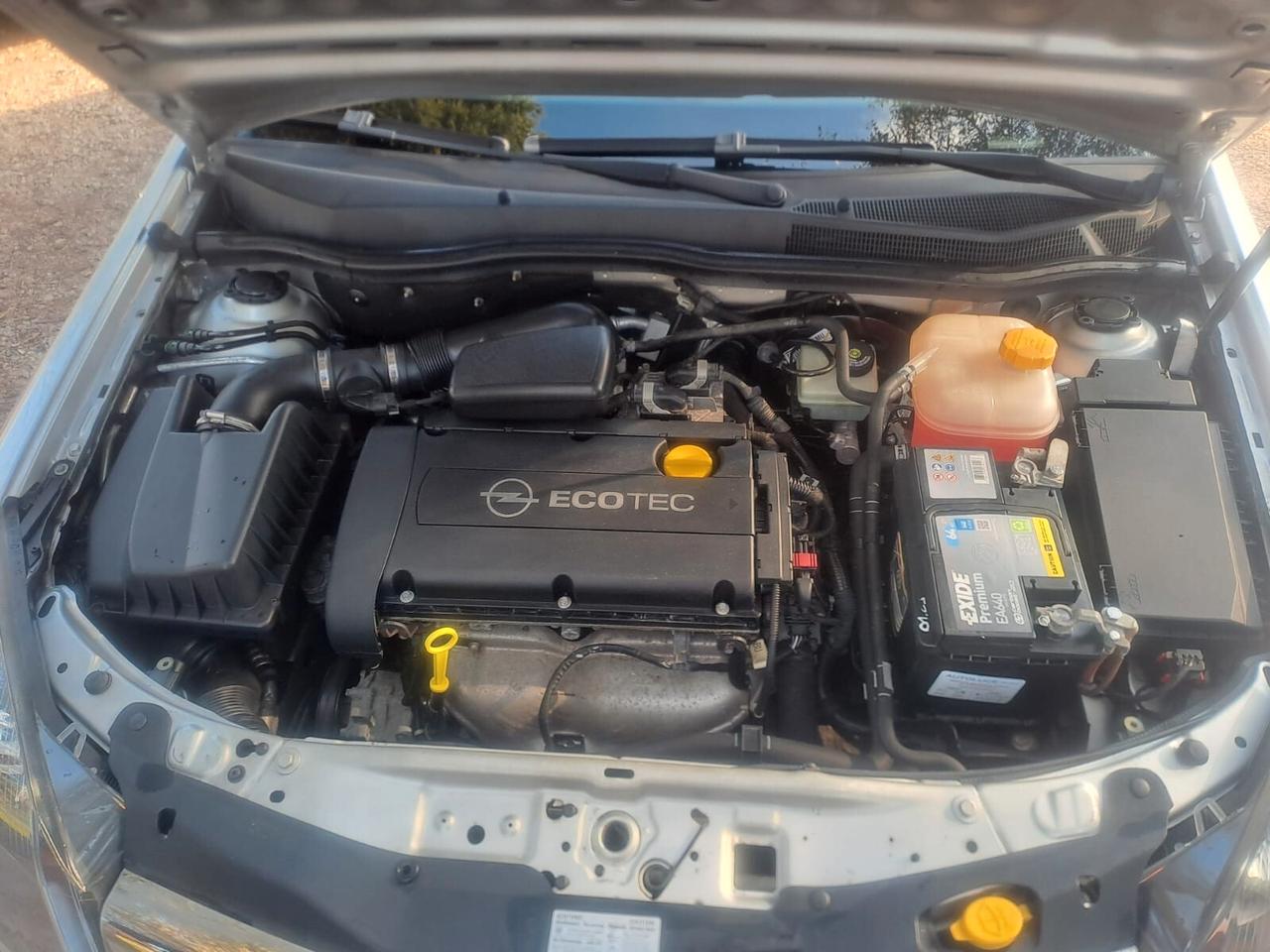 Opel Astra 1.6 16V Twinport 5 porte Cosmo km 103mila