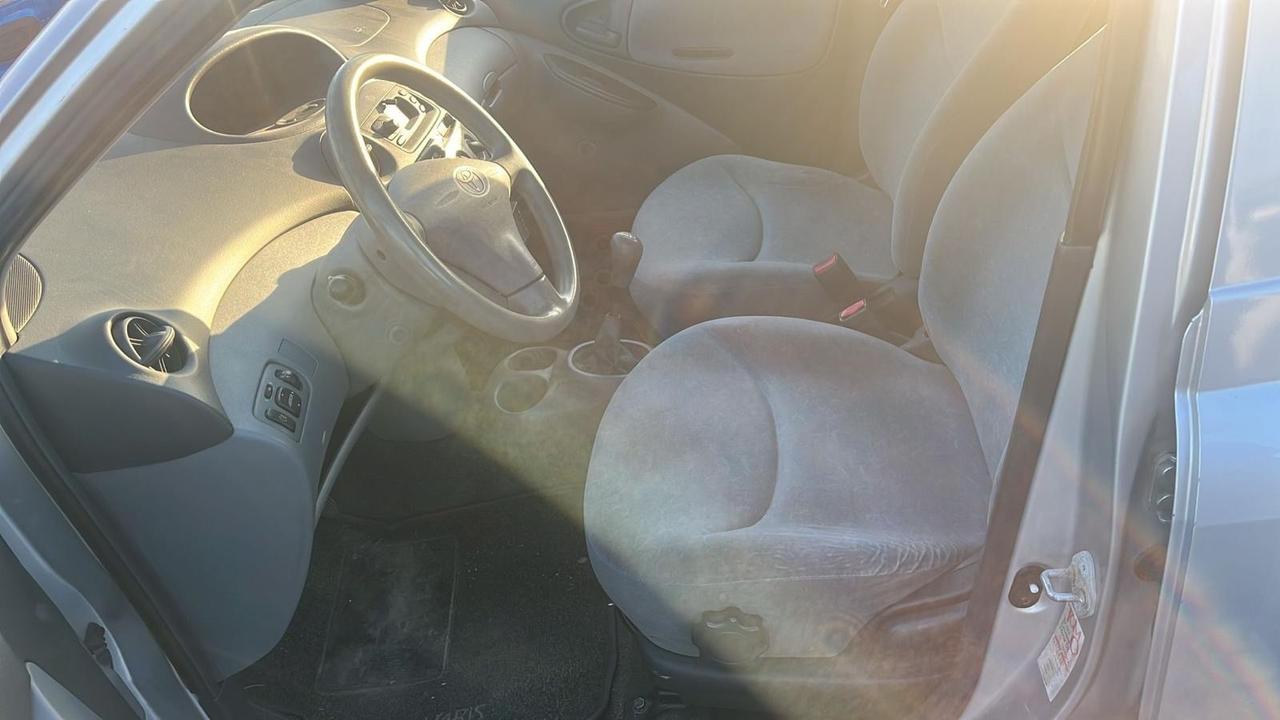 Toyota Yaris 1.0i 16V cat 5 porte