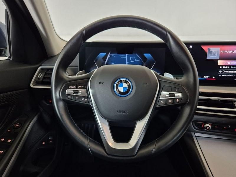 BMW Serie 3 G21 2022 Touring 320e Touring auto