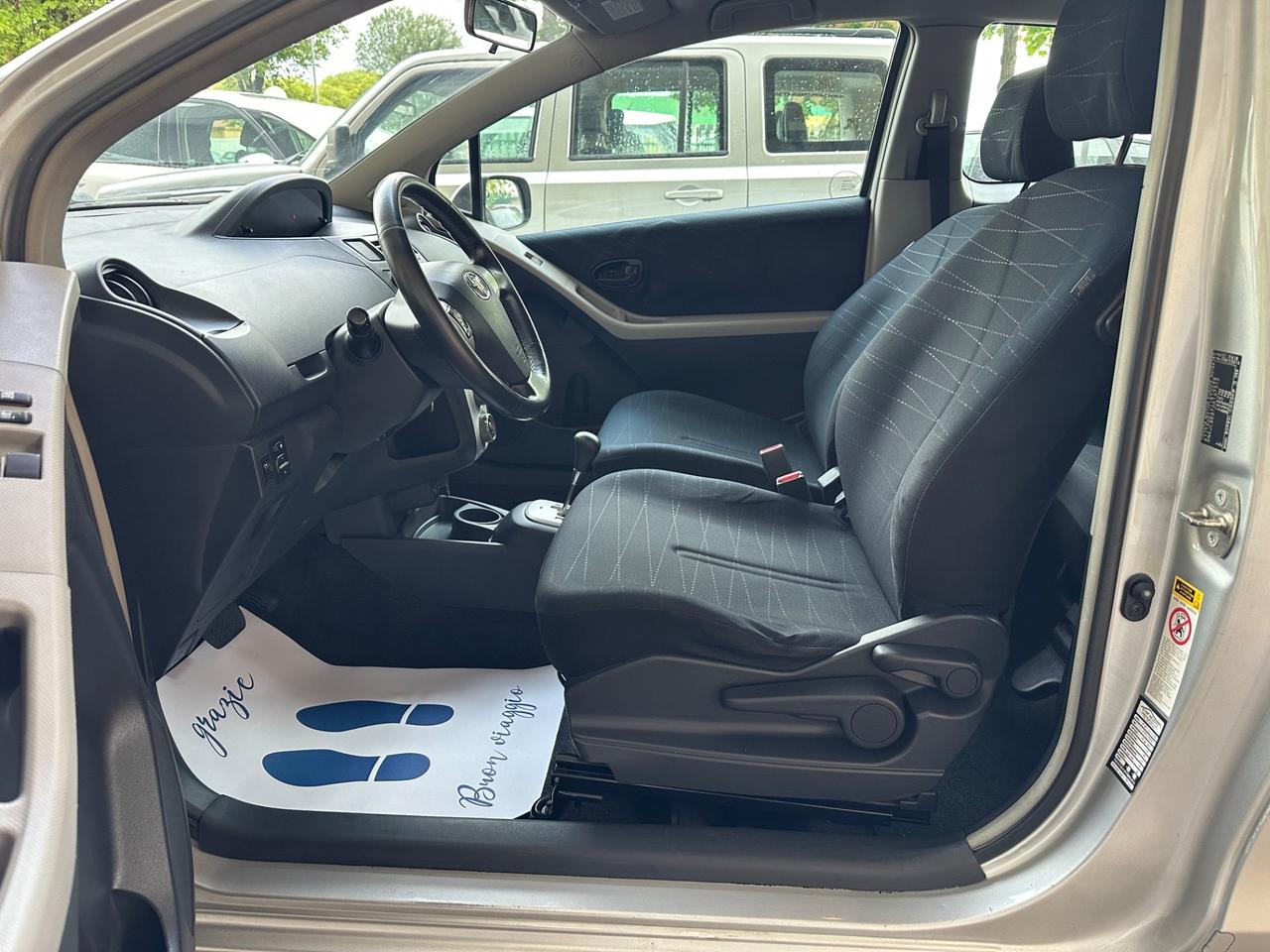 Toyota Yaris 1.3 5 porte Automatico