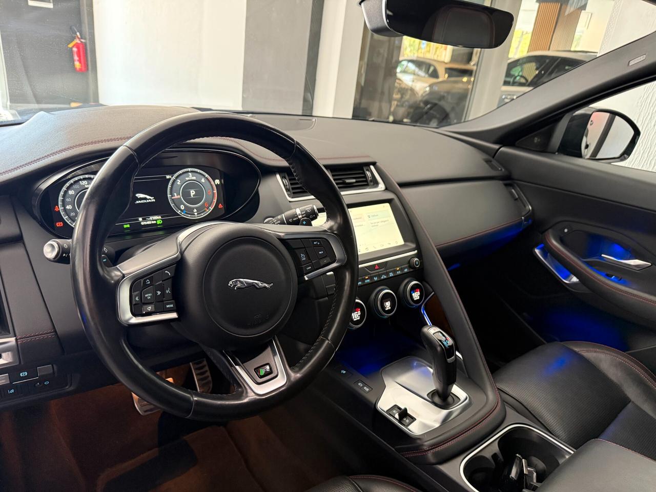 Jaguar E-Pace 2.0D 150 CV AWD aut. R-Dynamic HSE