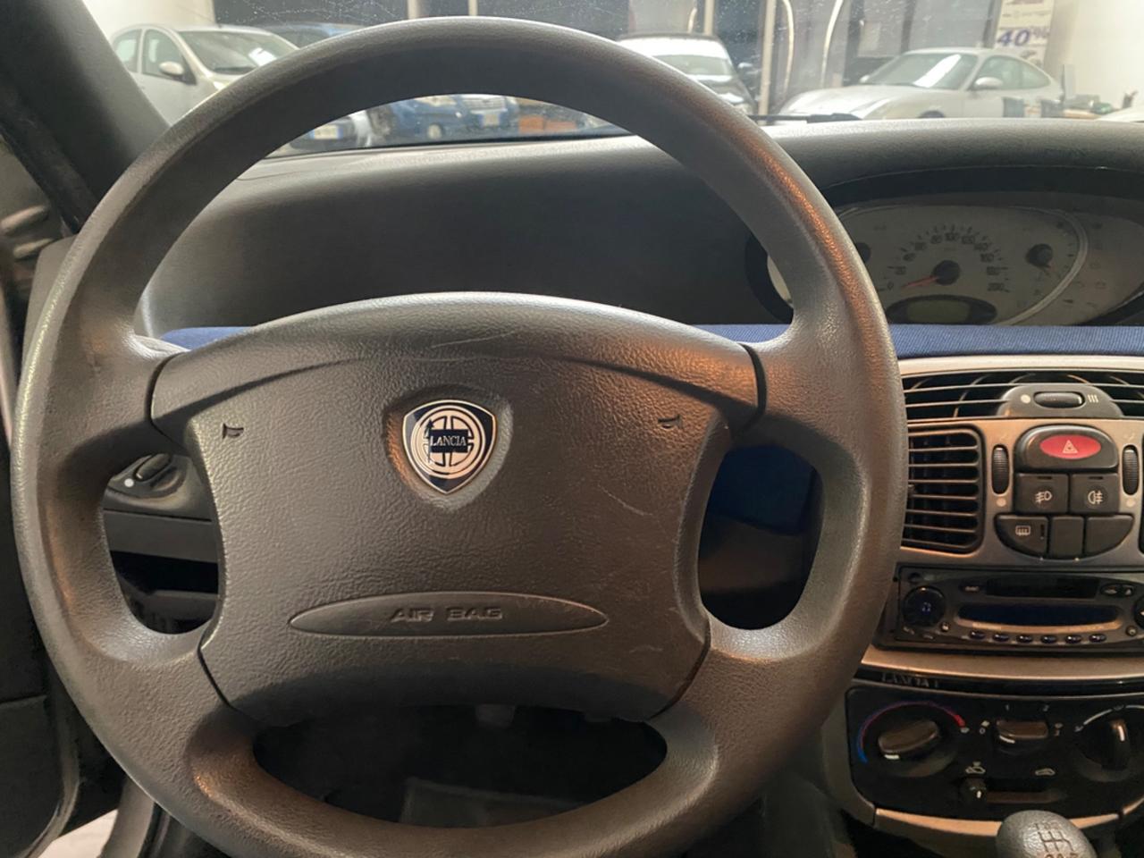 Lancia Y 1.2i cat Elefantino Blu