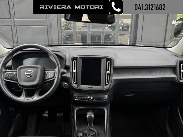 VOLVO XC40 T2 Momentum Core