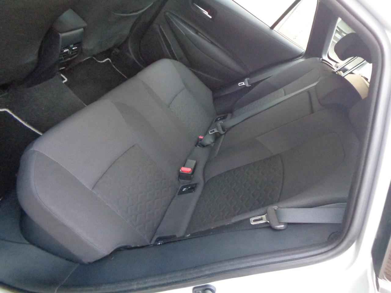 Toyota Corolla Touring Sports 2.0 Hybrid Business NESSUN VINCOLO DI FINANZIAMENTO