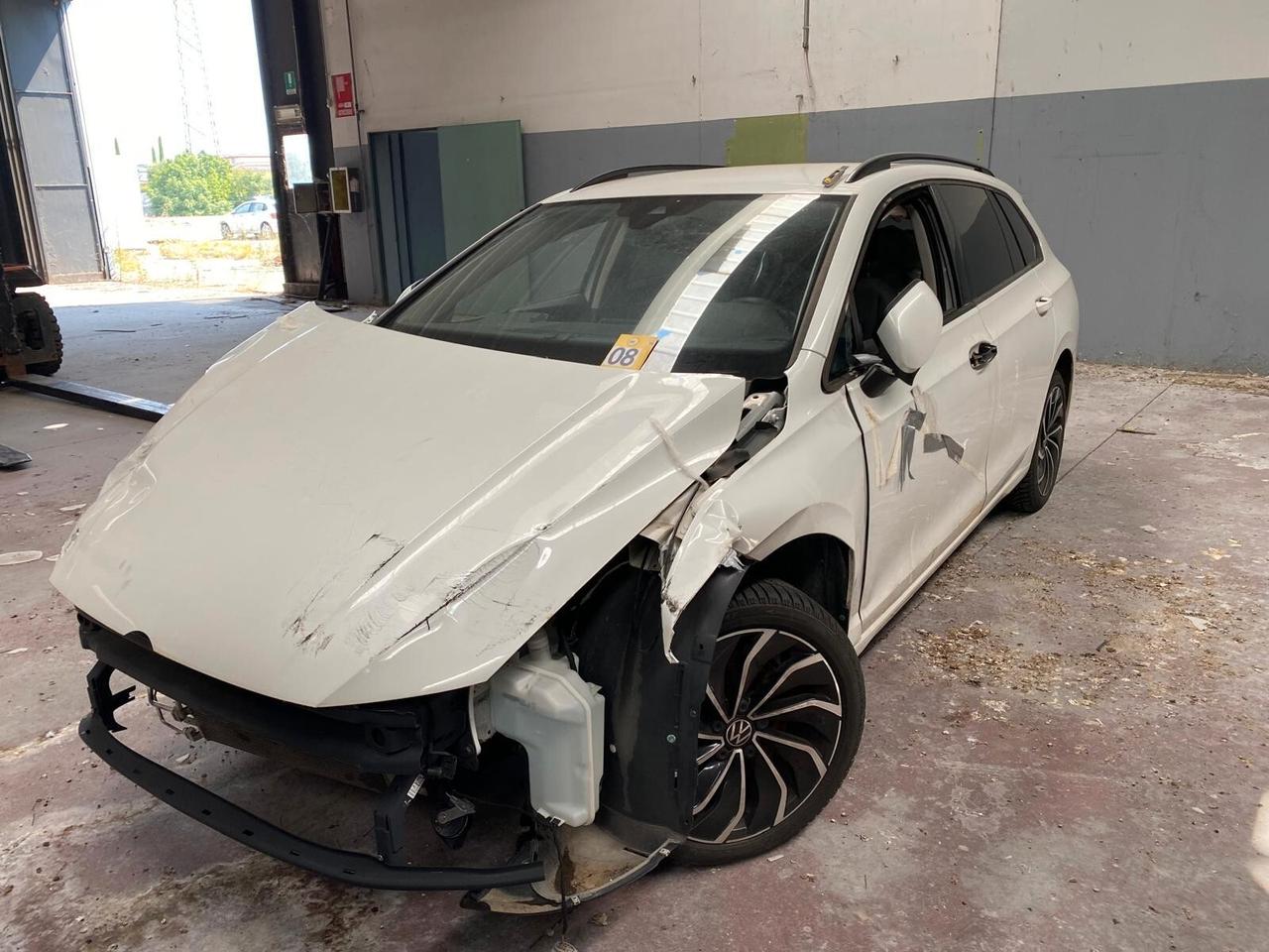 Volkswagen Golf Variant 2.0 tdi 150cv dsg INCIDENTATA