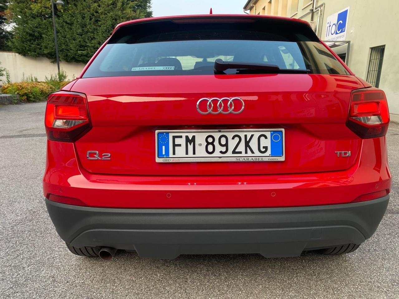 Audi Q2 1.6 TDI Business RED