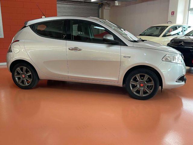 LANCIA Ypsilon 1.2 69 CV 5 porte Gold