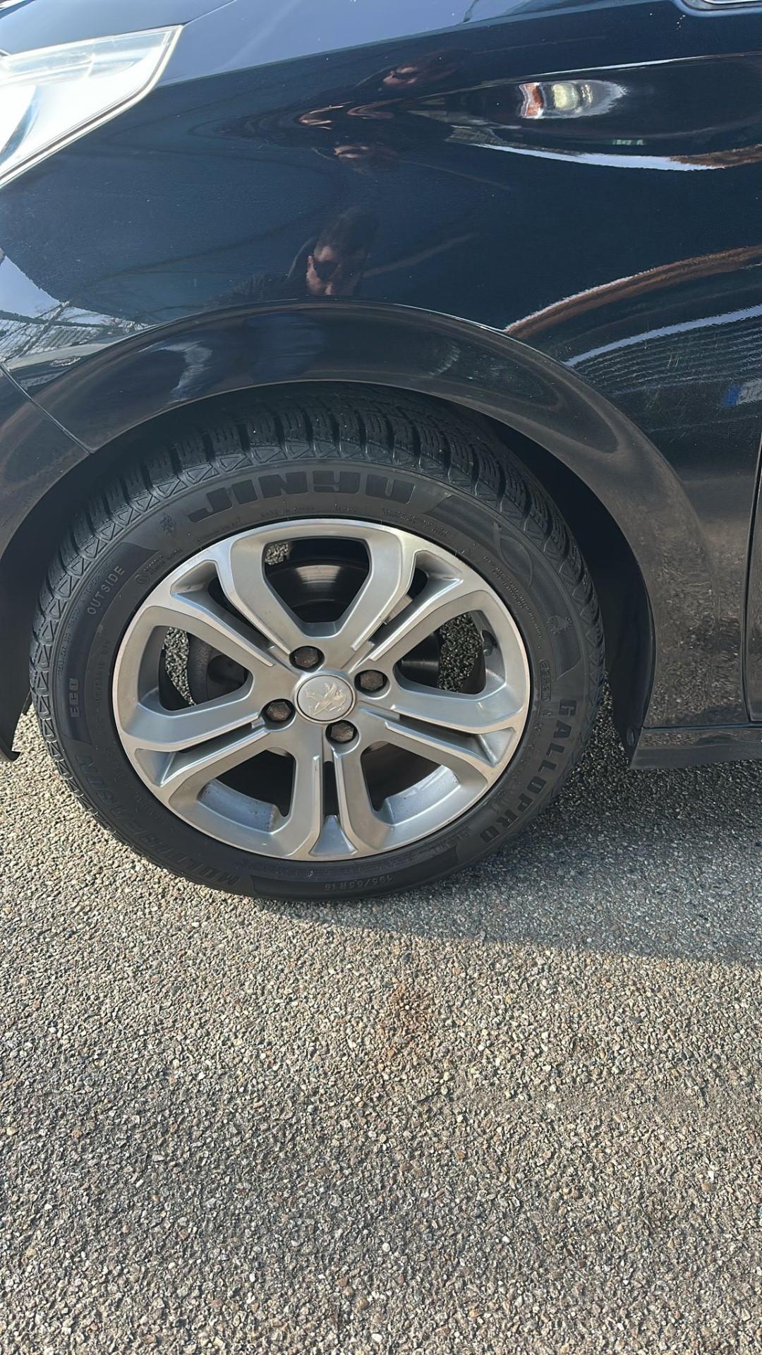 Peugeot 208 1.2 VTi 82 CV 5 porte Allure