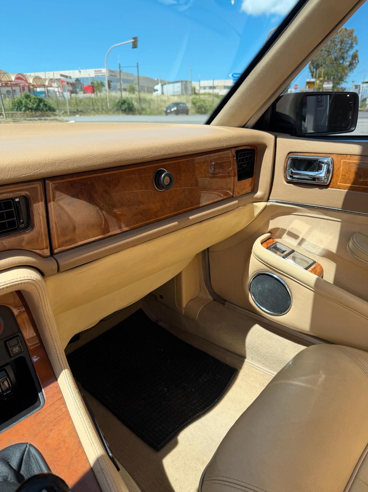 Jaguar XJ Daimler XJR 4.0