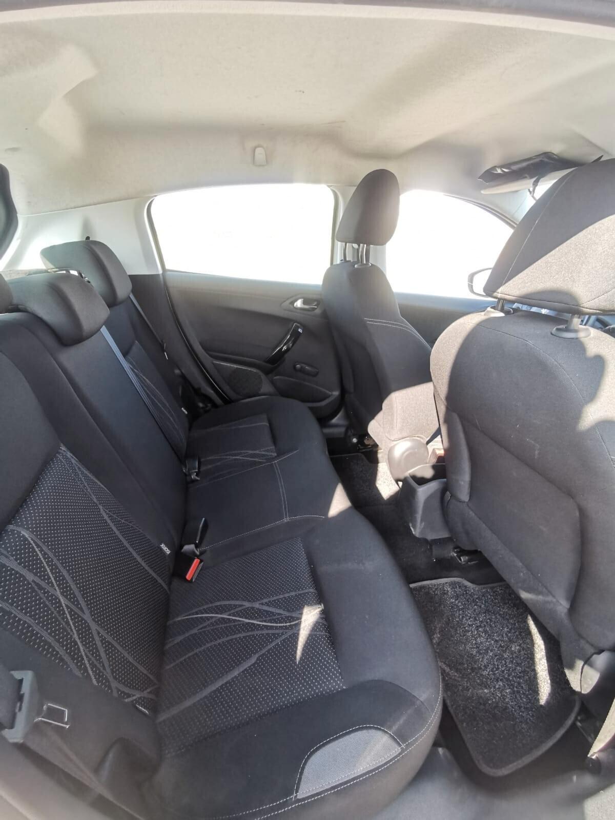Peugeot 208 1.2 VTi 82 CV 5 porte Active 12/2013