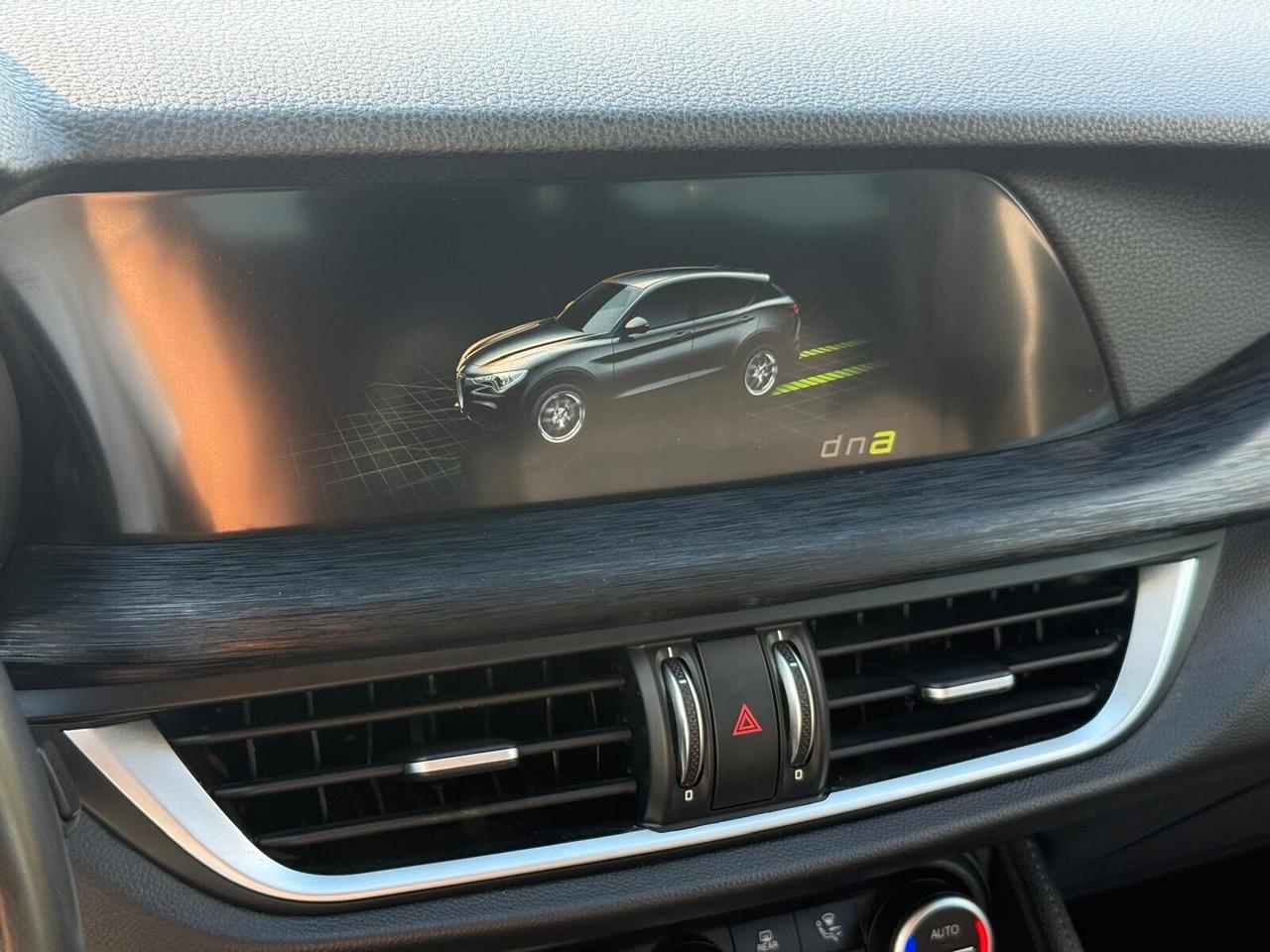 Alfa Stelvio 2.2 160 CV AT8 RWD Super + Palette