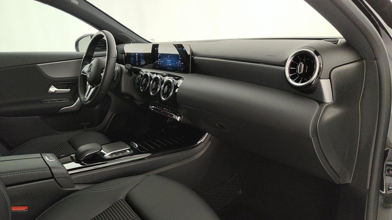Mercedes-Benz Classe A - W177 2018 - A 180 d Sport auto
