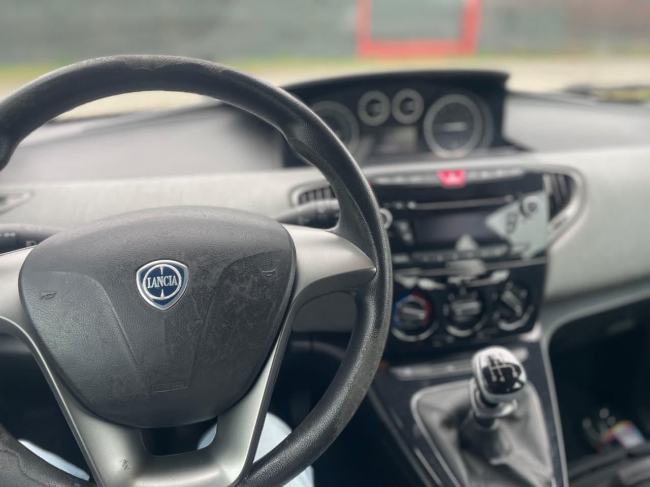 Lancia Ypsilon 0.9 TwinAir 85 CV 5 porte Metano Ecochic Gold