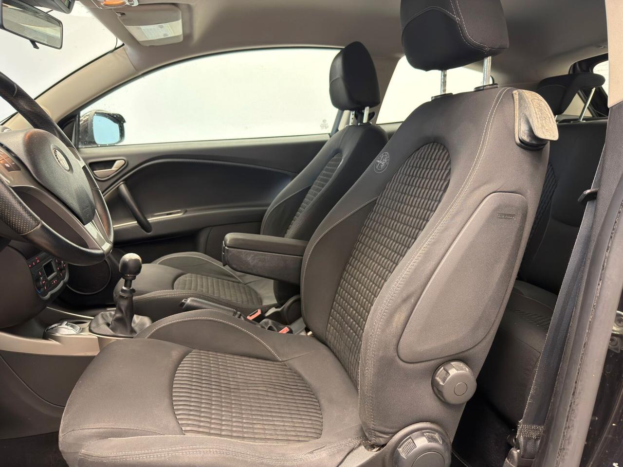 Alfa Romeo MiTo 1.6 JTDm 16V Distinctive Sport Pack
