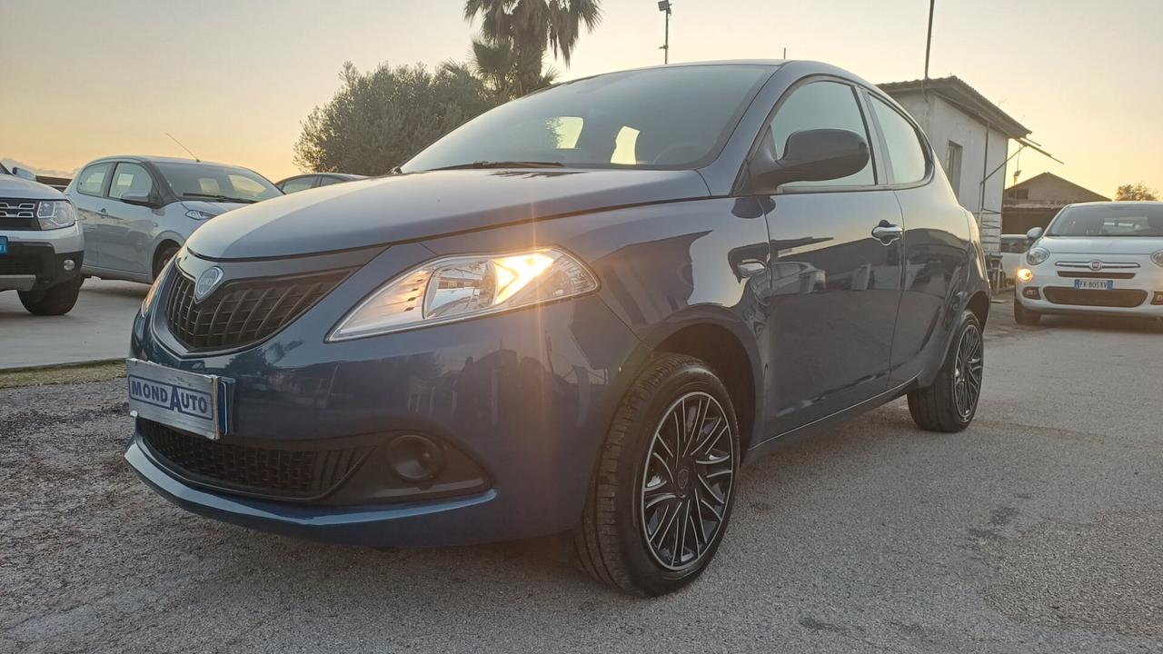 Lancia Ypsilon 1.0 FireFly 5 porte S&S Hybrid Silver 2023 SOLO 5MILA KM