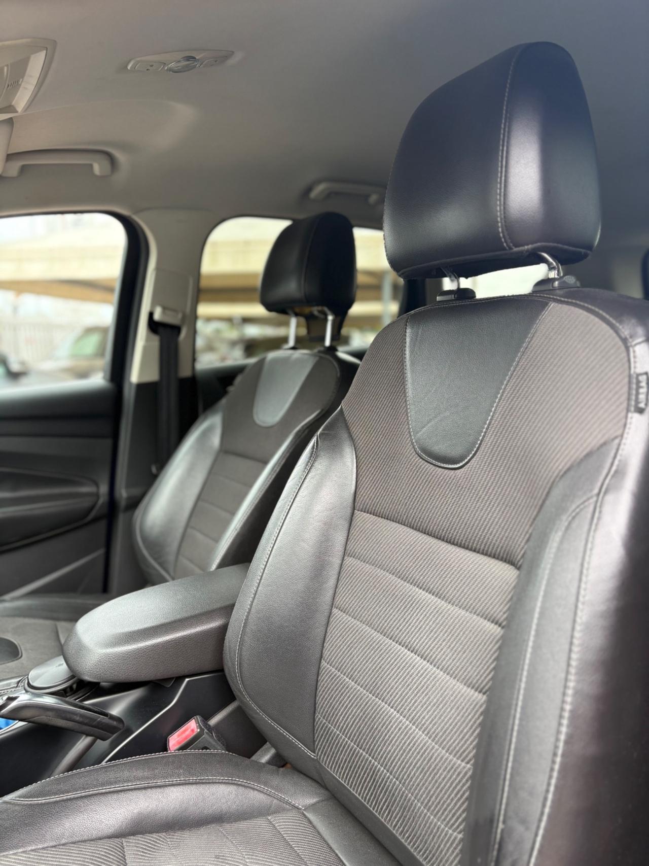 Ford Kuga 2.0 TDCI 140 CV 4WD Titanium