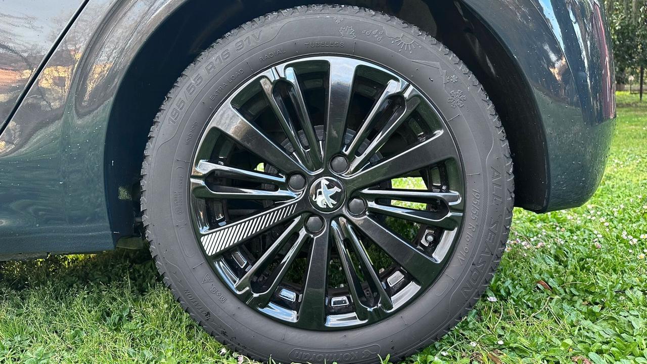 Peugeot 208 PureTech 82 5P Allure NEOP GPL 2018 LEGGI TESTO