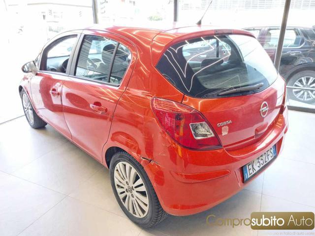 OPEL Corsa 1.2 5 porte Cosmo