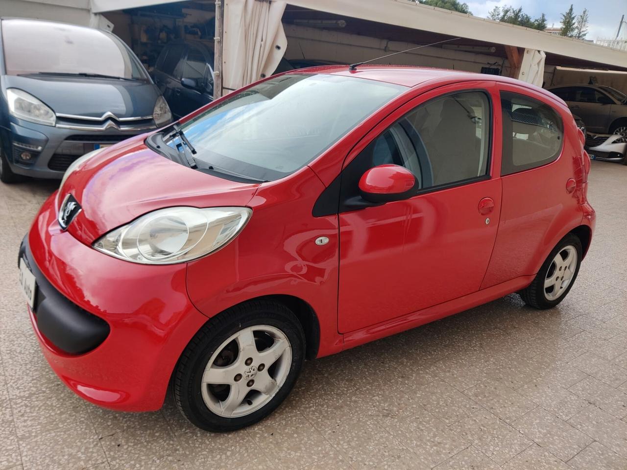 Peugeot 107 1.0 Benz 5 porte Automatica