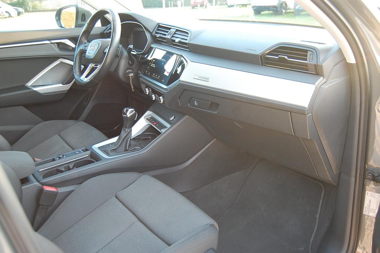 Audi Q3 35 TDI S tronic Business