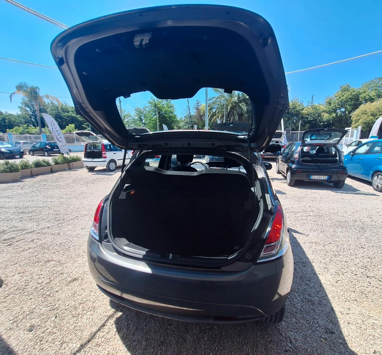 Lancia Ypsilon 1.3 MJT 16V 95 CV 5 porte Silver
