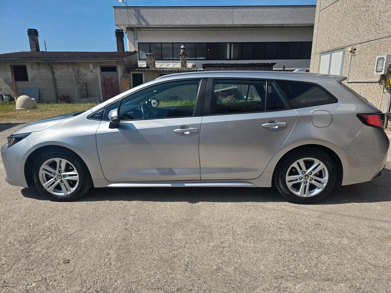 Toyota Corolla Touring Sports 1.8 Hybrid Business Tech