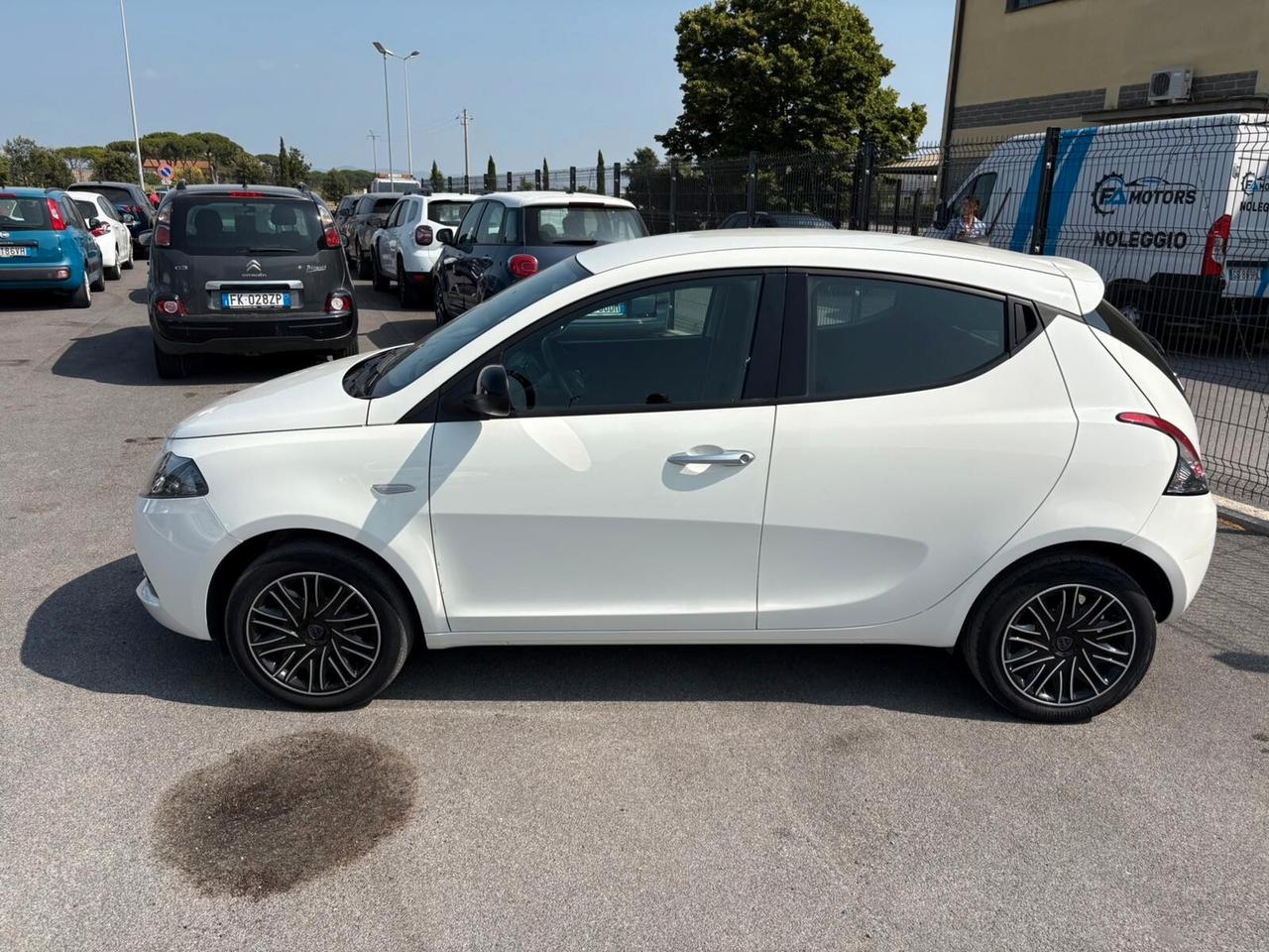 Lancia Ypsilon 1.0 hybrid 69cv - 2021