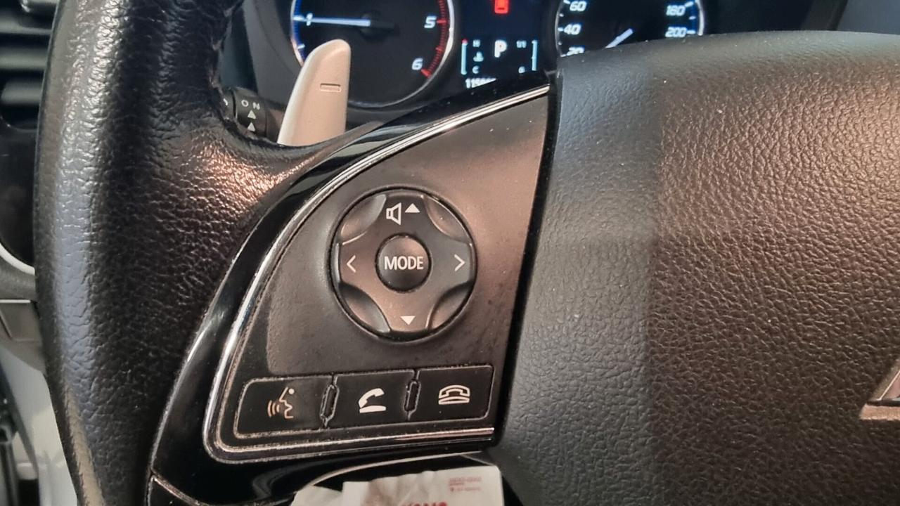 Mitsubishi Outlander 2.2 DI-D 4WD Instyle Plus Navi