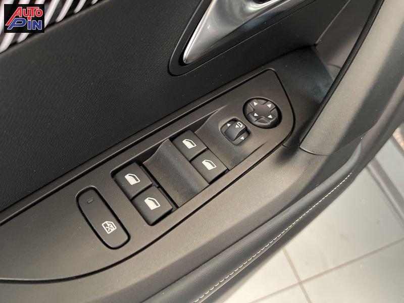 Peugeot 2008 PureTech 100 S&S Allure *PROMO*
