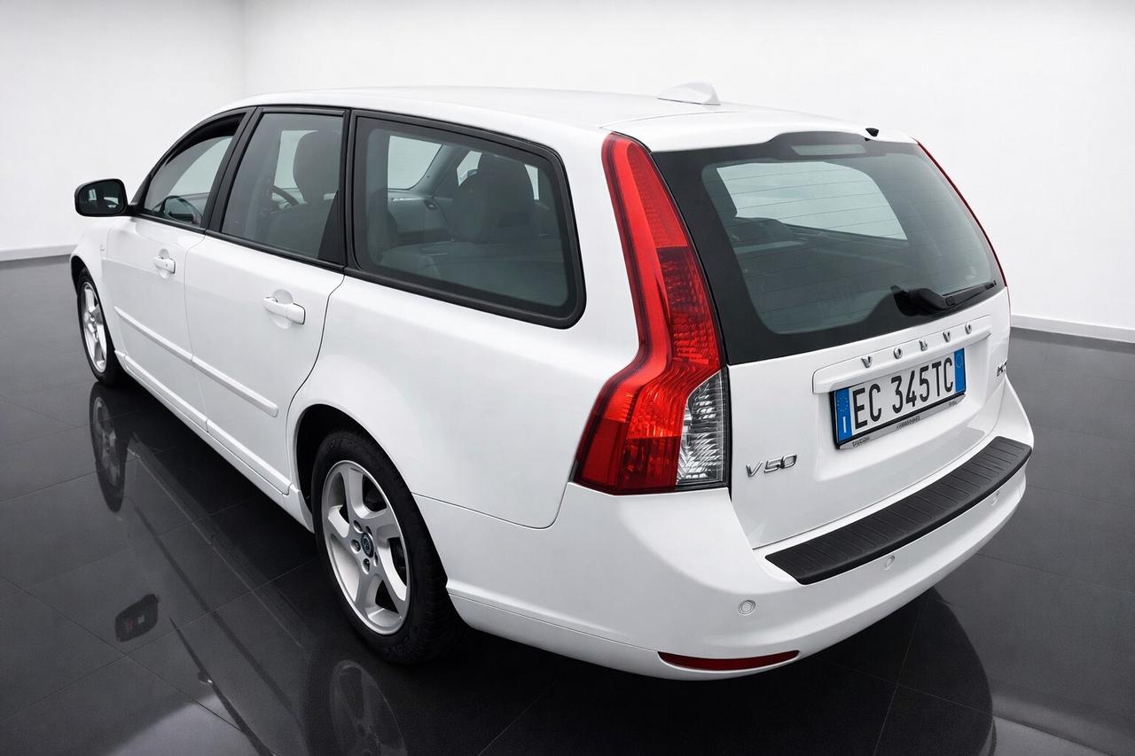 VOLVO V50 D2 R-DESIGN 1.6 DIESEL 114CV NEOPATENTATI EURO5
