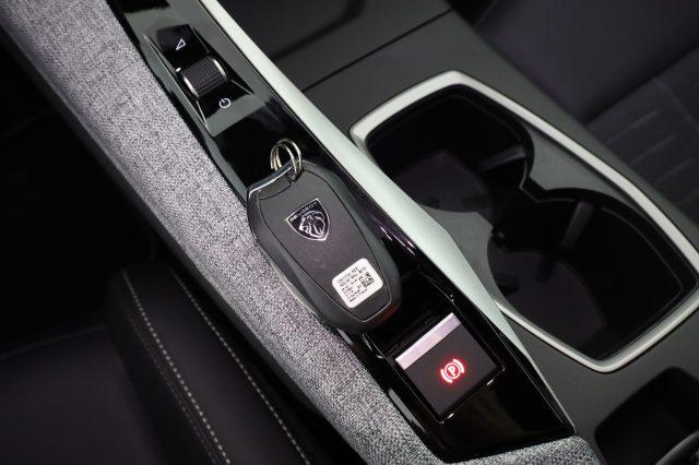 PEUGEOT 5008 3ª serie Hybrid 145 e-DCS6 GT