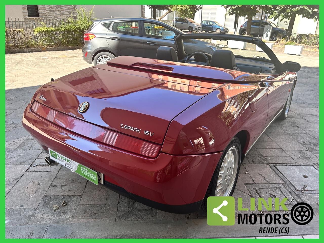 Alfa Romeo Spider 2.0i 16V Twin Spark cat 04/1995