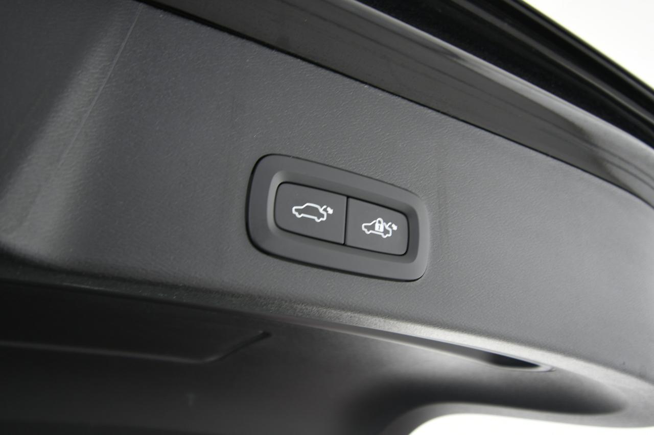 VOLVO XC40 N1 1.5 T2 Momentum Core geartronic CAMERA+PREZZO+IVA