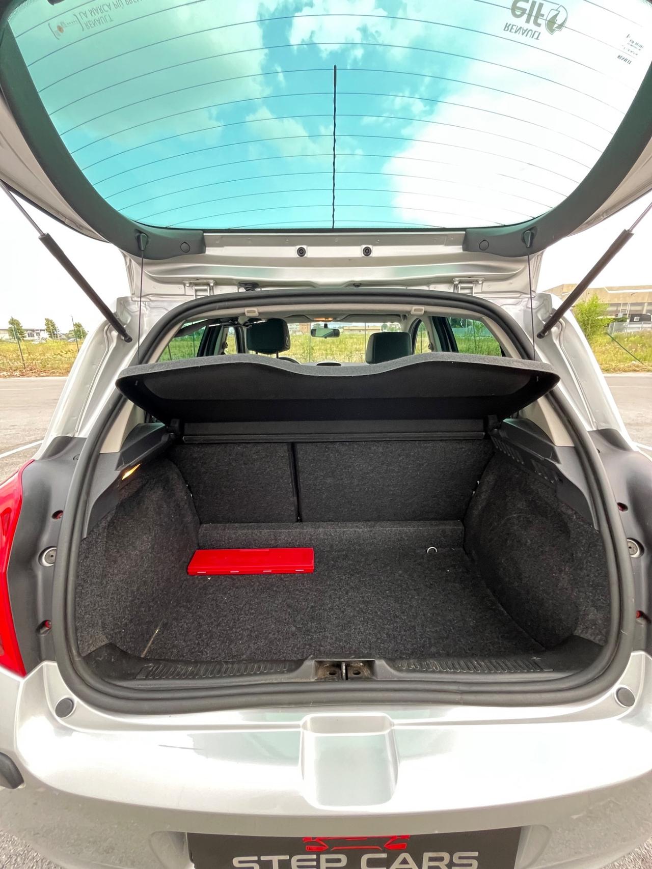 Renault Clio 1.2 16V 5 porte Le Iene
