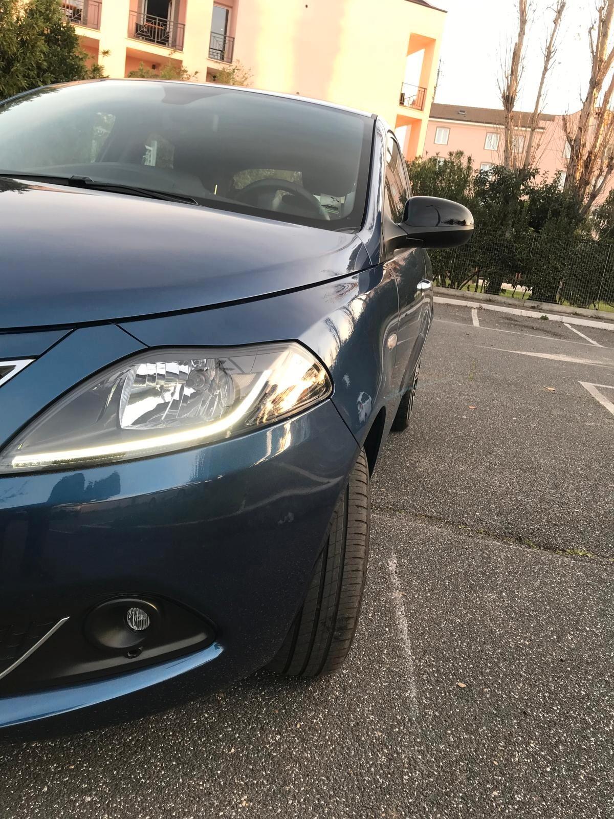 Lancia Ypsilon 1.0 FireFly 5 porte S&S Hybrid Gold