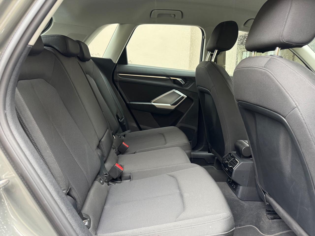 Audi Q3 SPB 45 TFSI e S tronic Business Plus