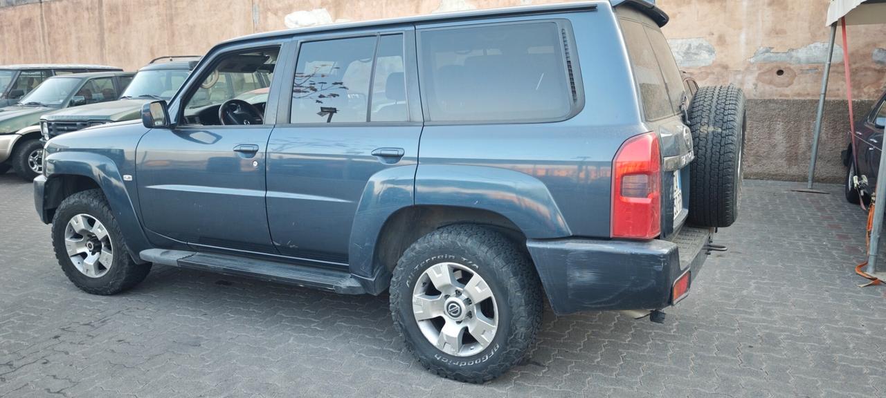 Nissan Patrol 3.0 TD Di 5 porte Luxury Wagon