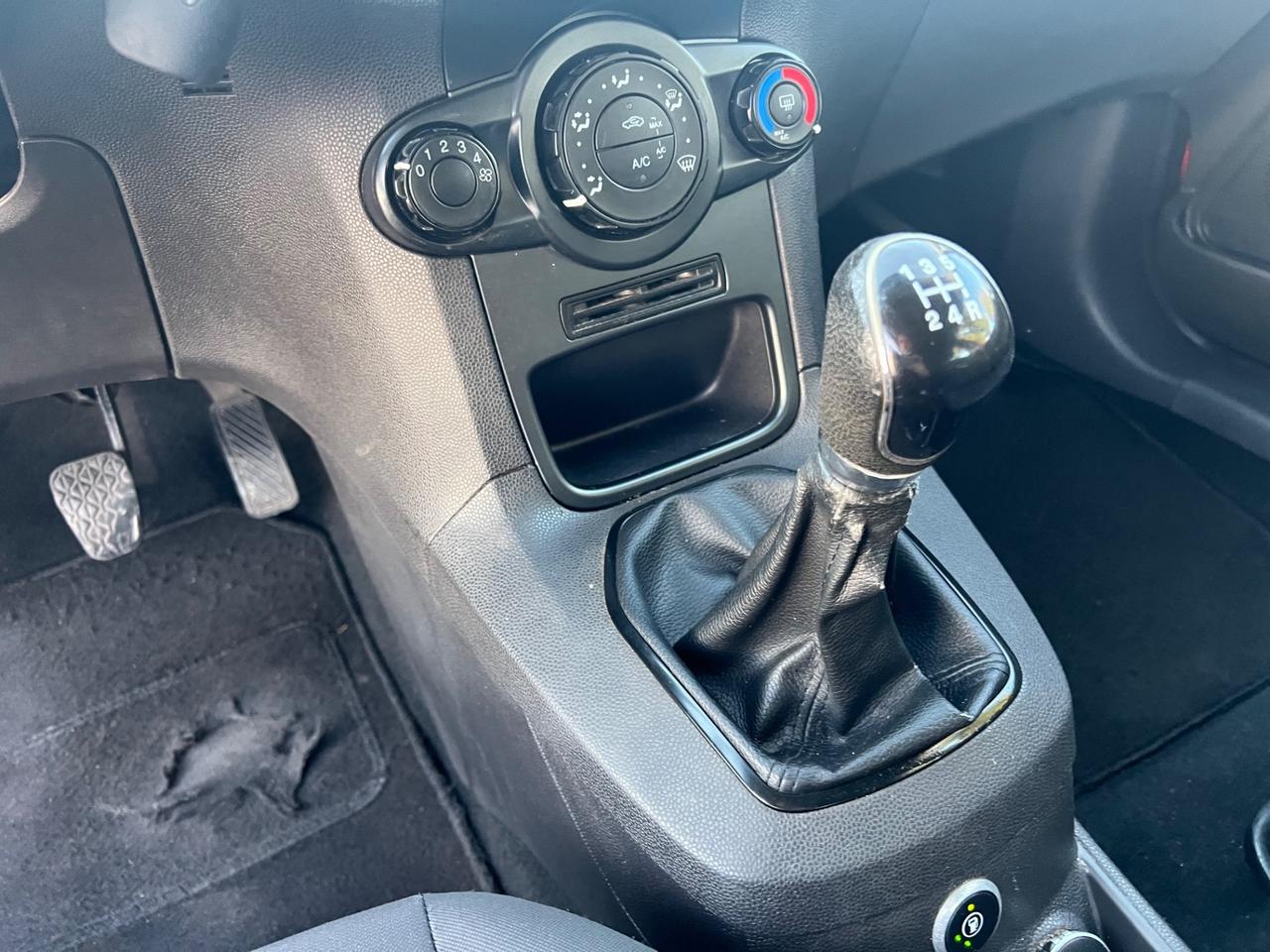 Ford Fiesta 1.4 3p. GPL Titanium NEOPATENTATI PERMUTE RATE GARANZIA