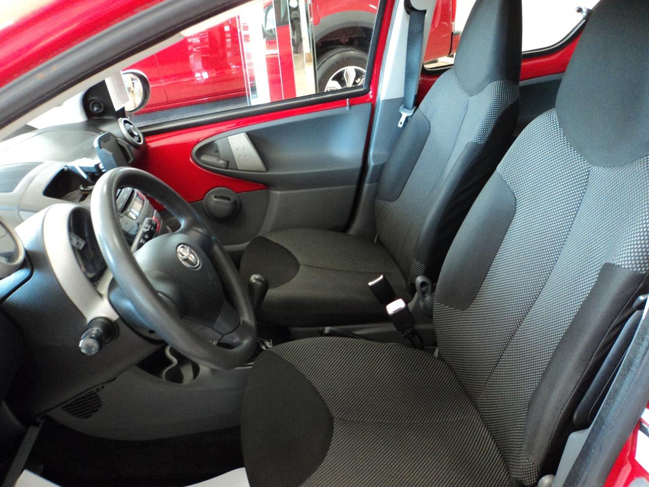 Toyota Aygo 1.0 12V VVT-i 5 porte Sol