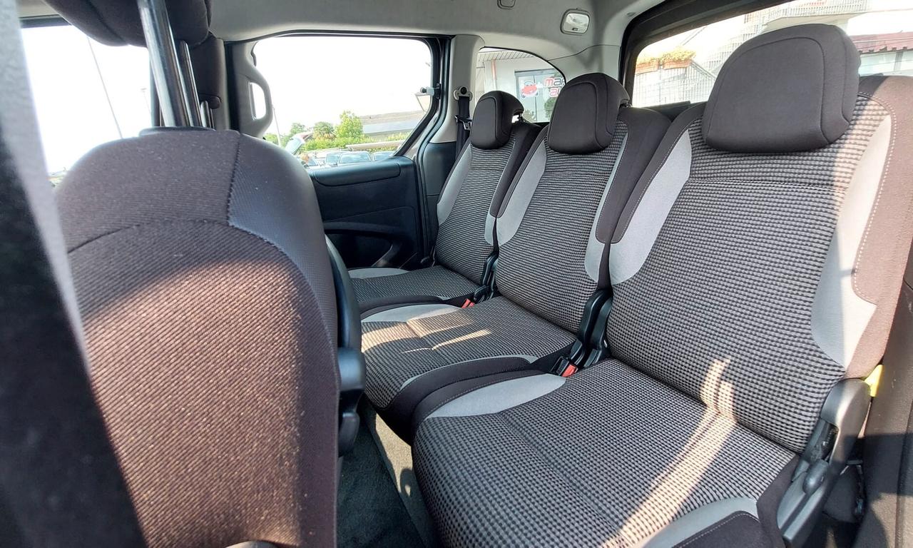 Peugeot Partner 1.6 Diesel 7 posti Neopatentati