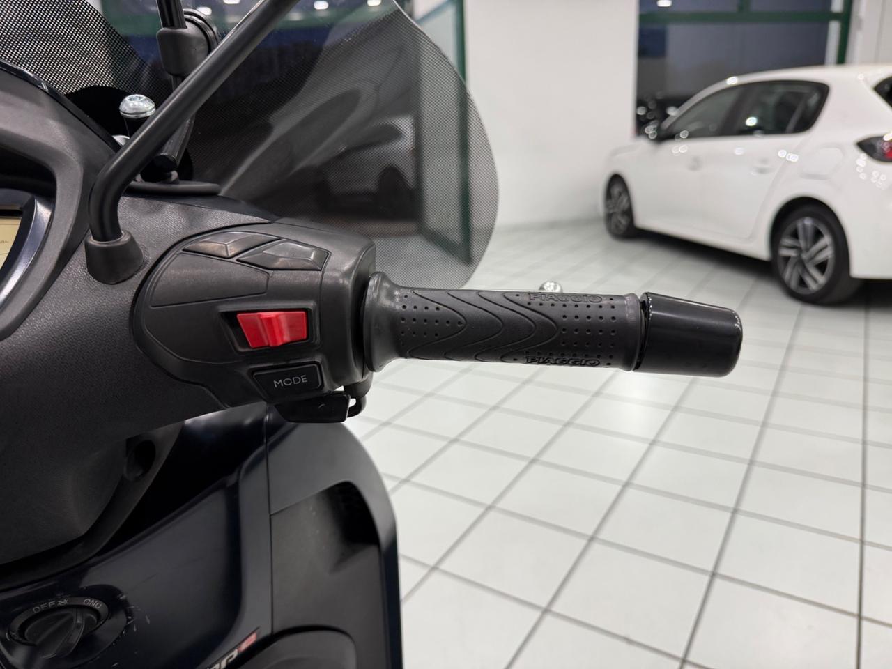 Piaggio Beverly 300 Sport