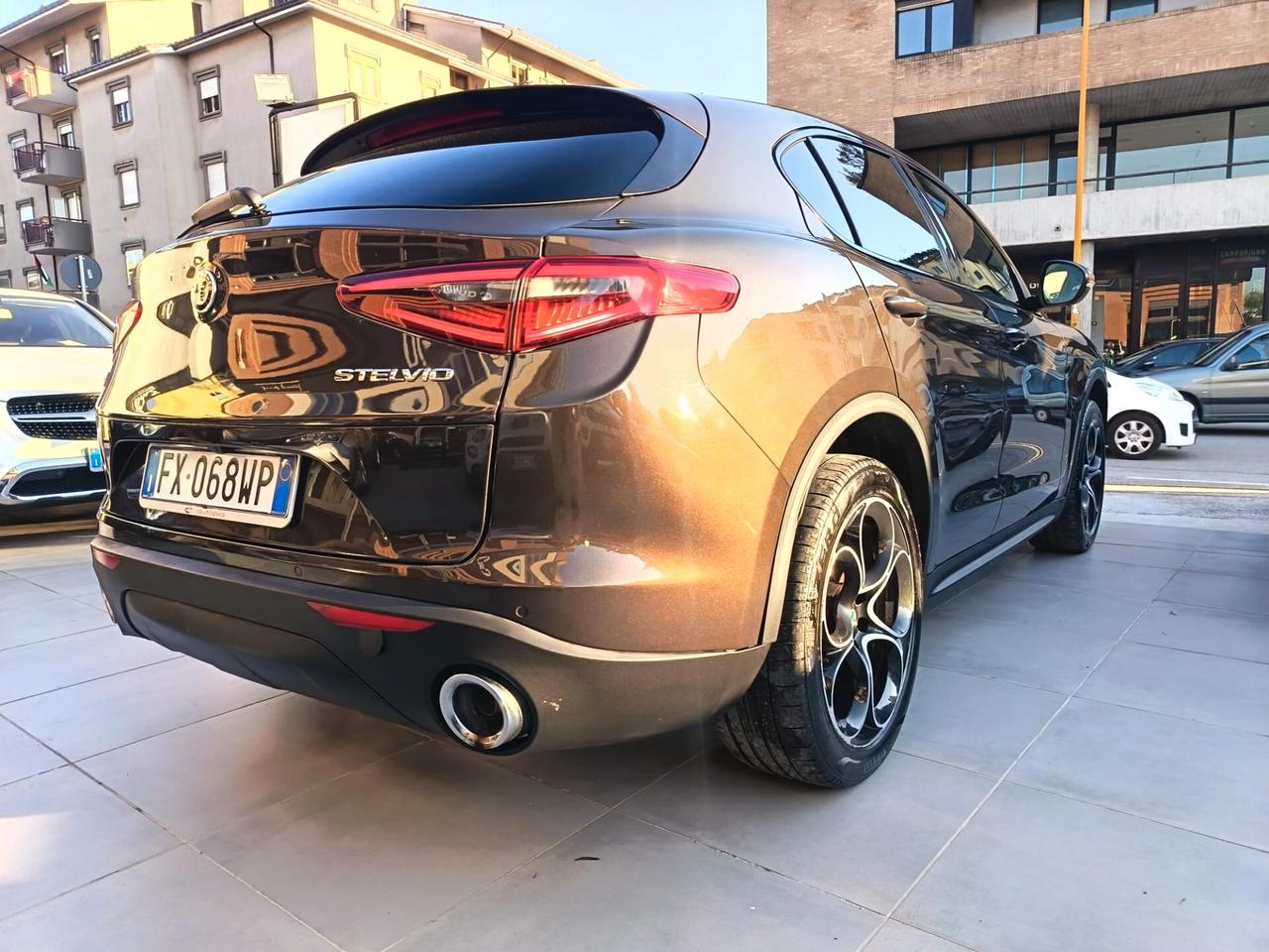 Alfa Romeo Stelvio 2.2 Turbodiesel 210 CV AT8 Q4