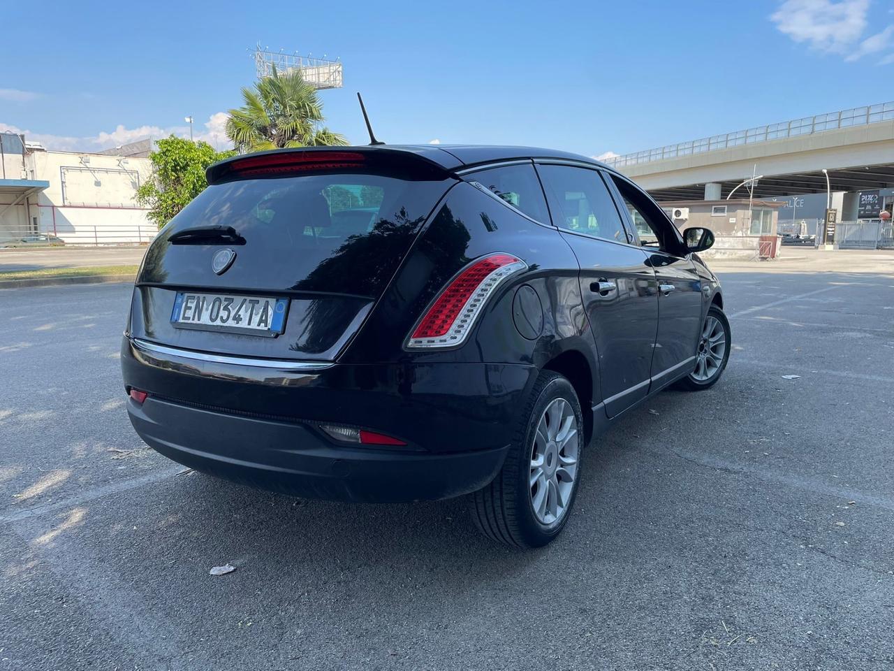Lancia Delta 1.6 MJT cambio automatico