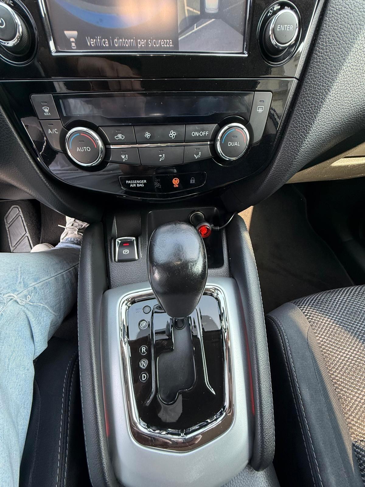 Nissan Qashqai 1.6 dCi DPF 360