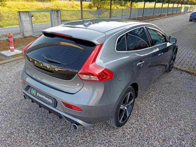 VOLVO V40 D2 Geartronic R-design