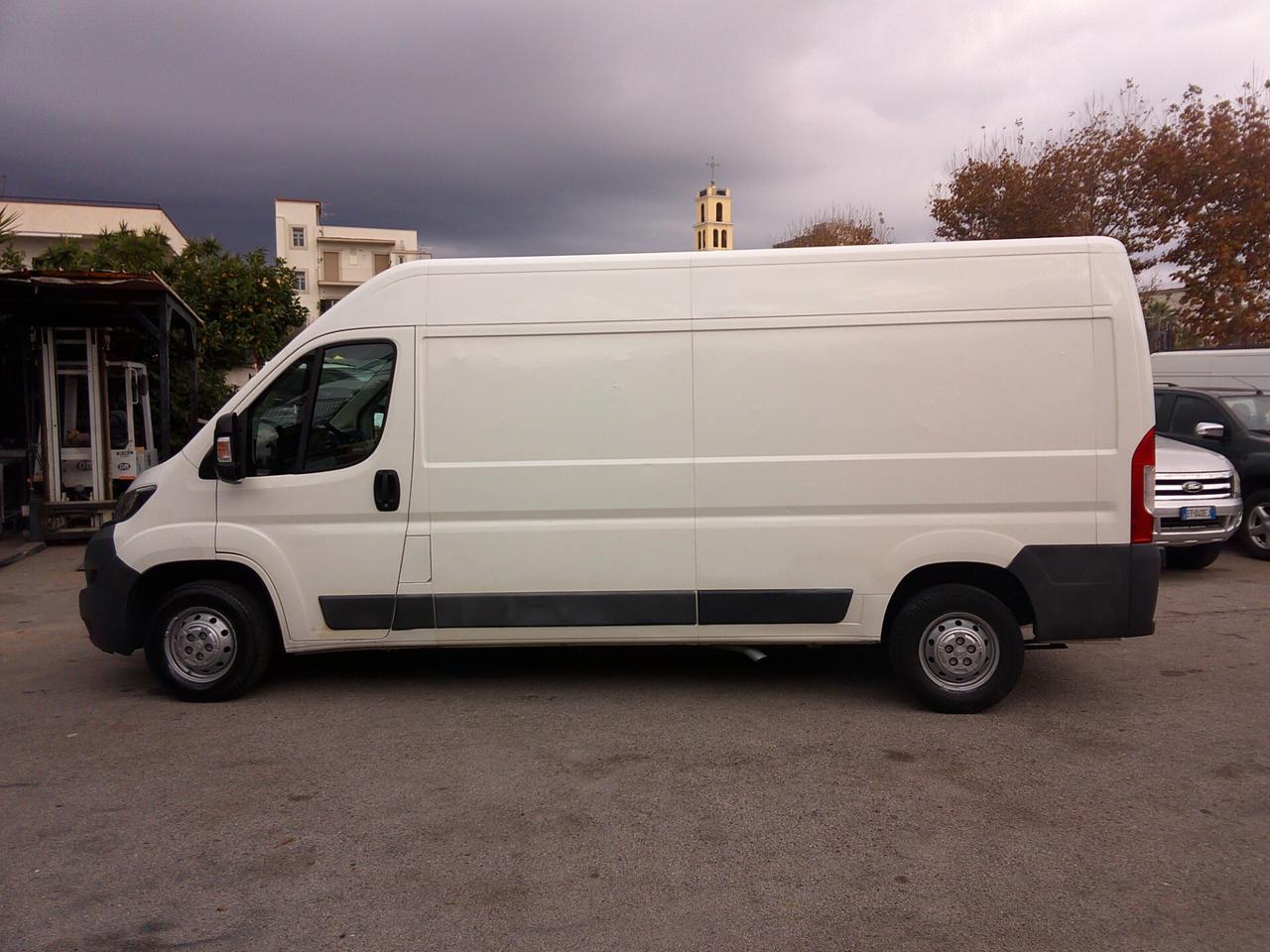 Peugeot Boxer 330 2.0 BlueHDi/130CV FAP PC-TN Combi Comfort 17